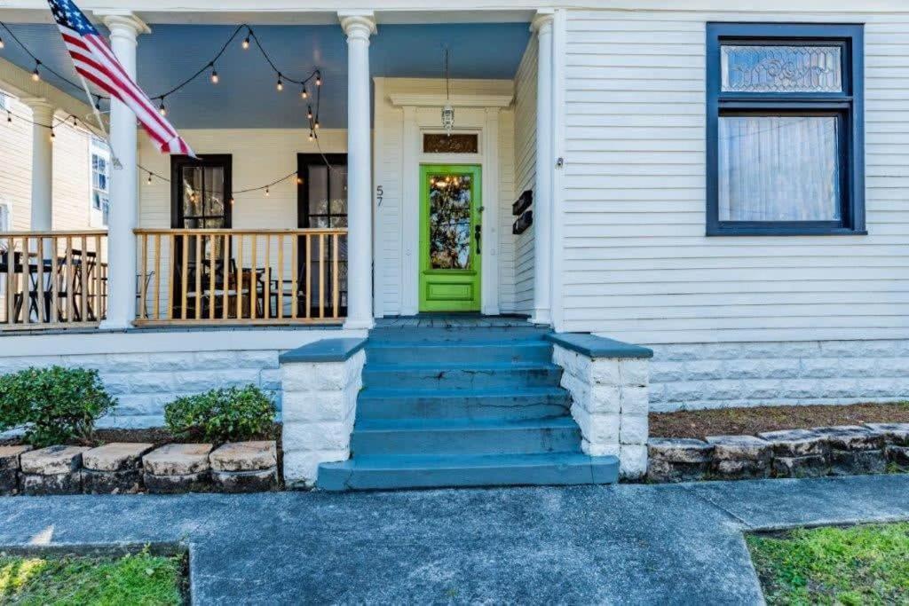 Dauphin District Darling #4 Downtown, Dining Apartment Mobile Exterior photo