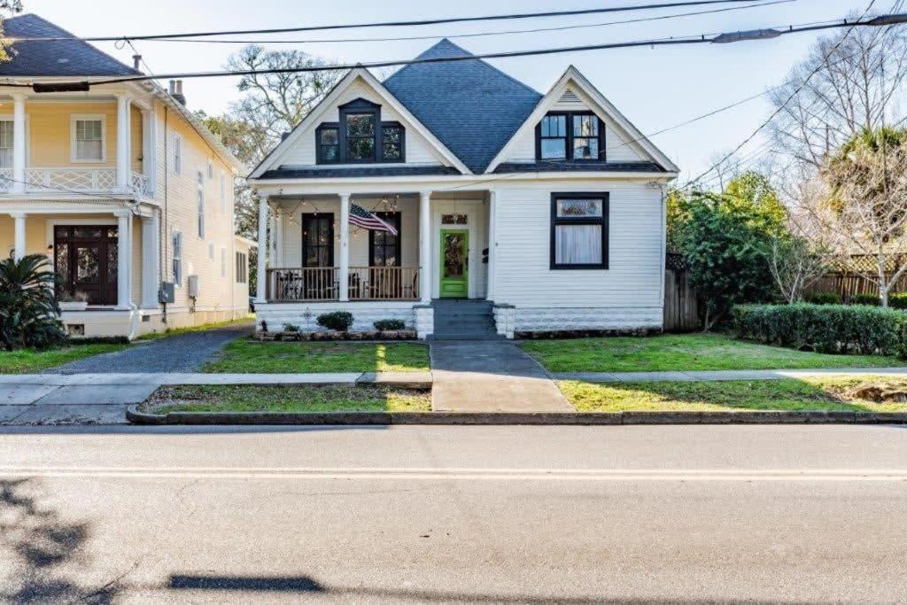 Dauphin District Darling #4 Downtown, Dining Apartment Mobile Exterior photo